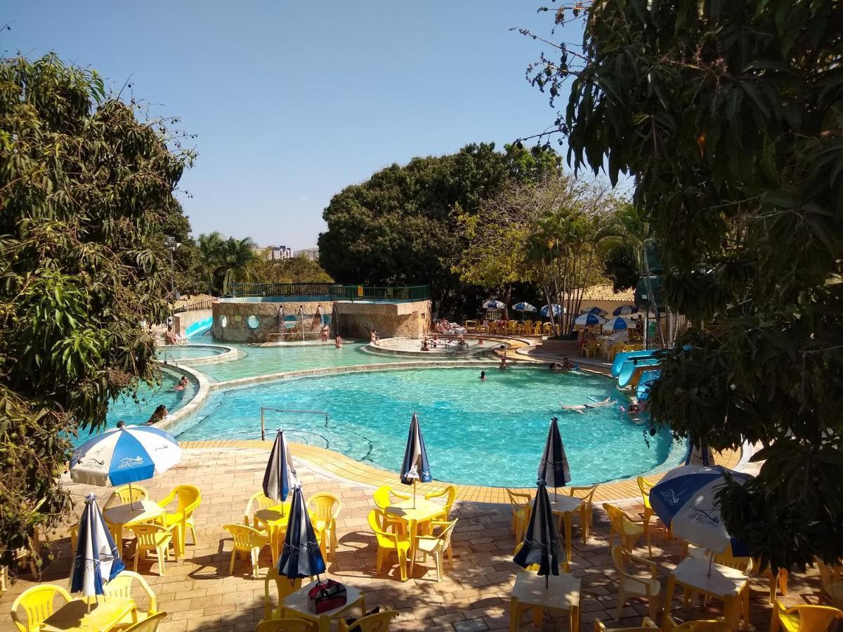 Piazza Com Acesso Ao Clube Diroma Aparthotel Caldas Novas Buitenkant foto
