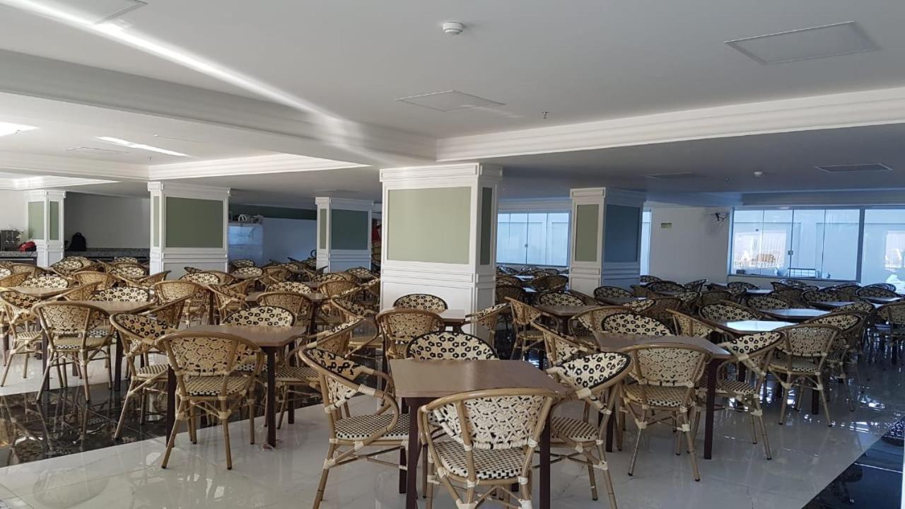 Piazza Com Acesso Ao Clube Diroma Aparthotel Caldas Novas Buitenkant foto